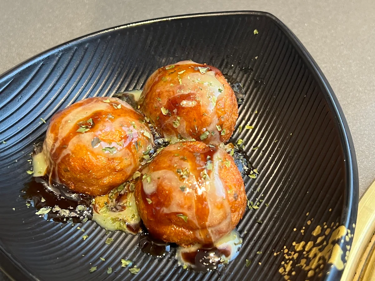 章鱼小丸子, Shinta Japanese BBQ